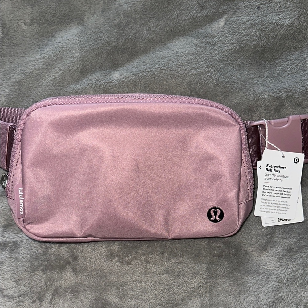 NWT Lululemon Everywhere Belt Bag